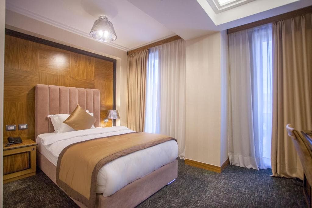 Hotel Colosseo Tirana - 12