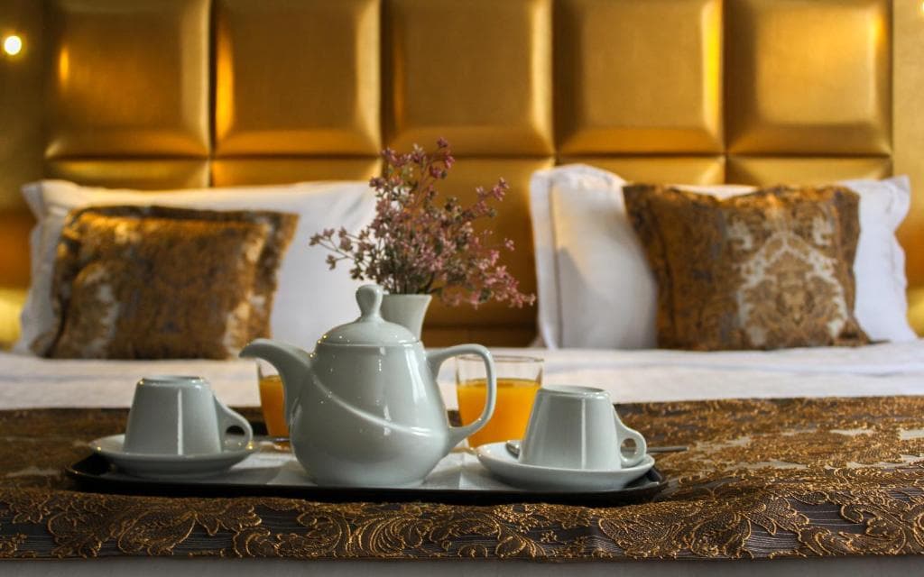 Hotel Deluxe - 11
