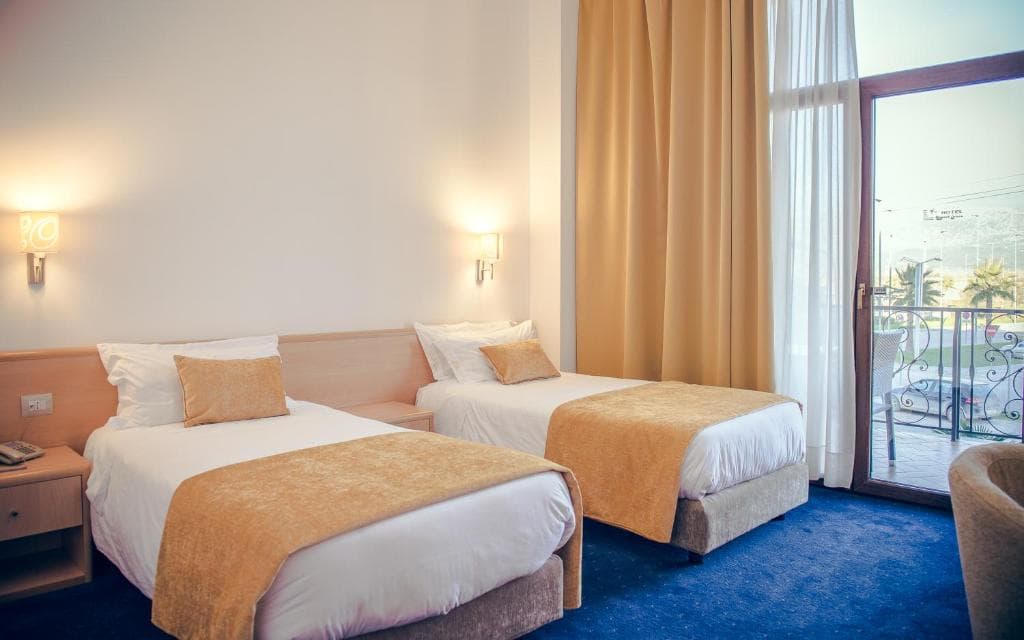 Hotel Airport Tirana - 11