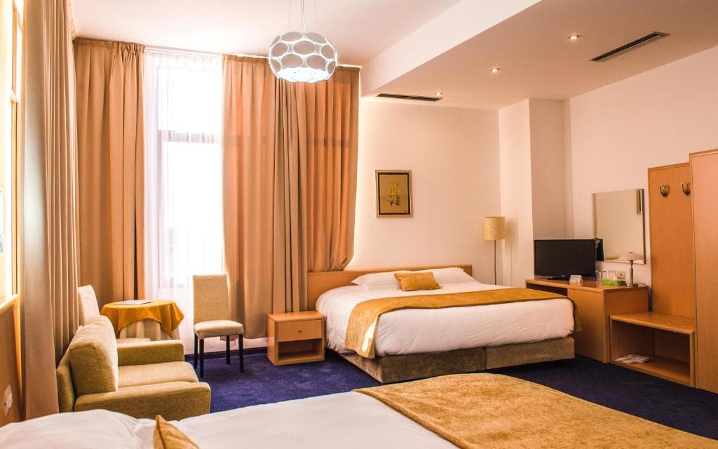 Hotel Airport Tirana - 25