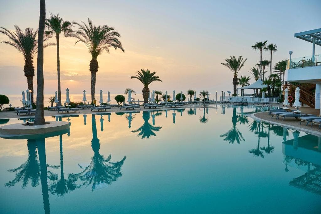 Sunrise Beach Hotel - 11