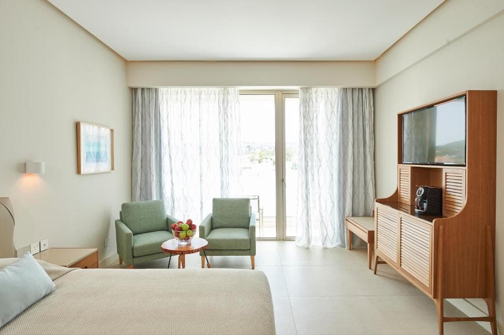 Sunrise Jade - Adults Only - 40