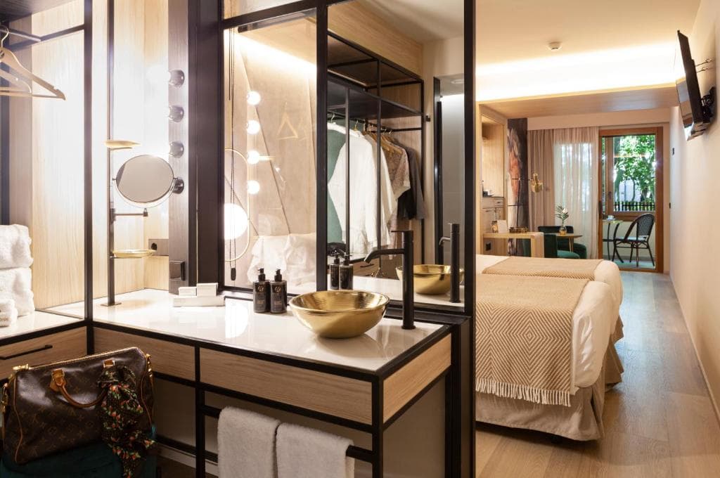 Nivia Born Boutique Hotel - 45