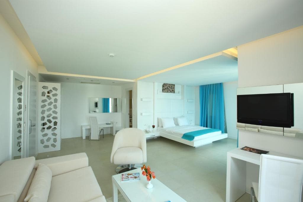 Costa Luvi Hotel - 4