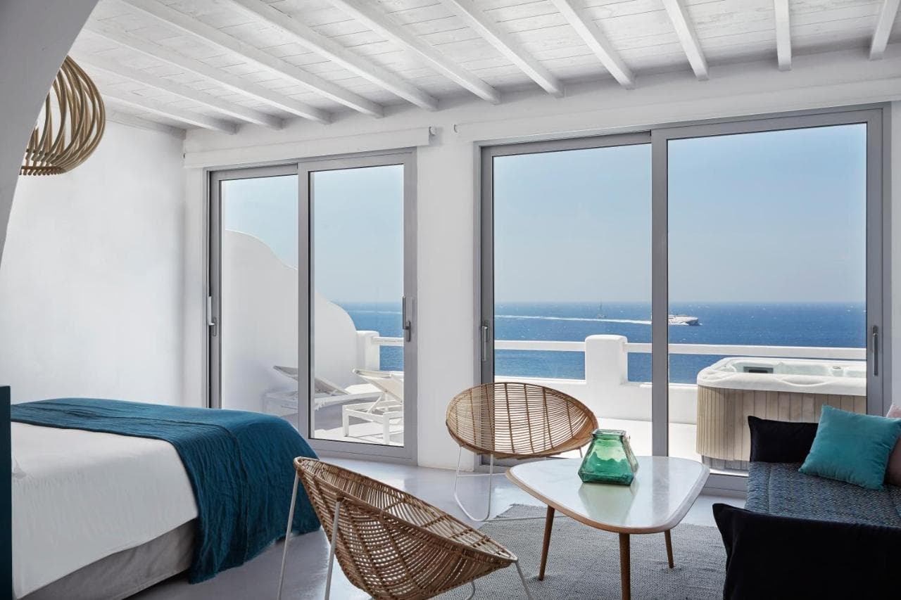 Kouros Hotel & Suites - 1
