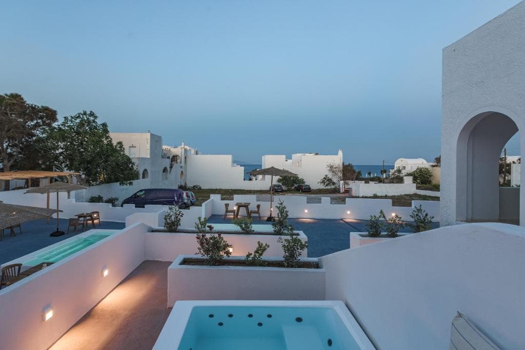 Voca Hotel & Suites - 2
