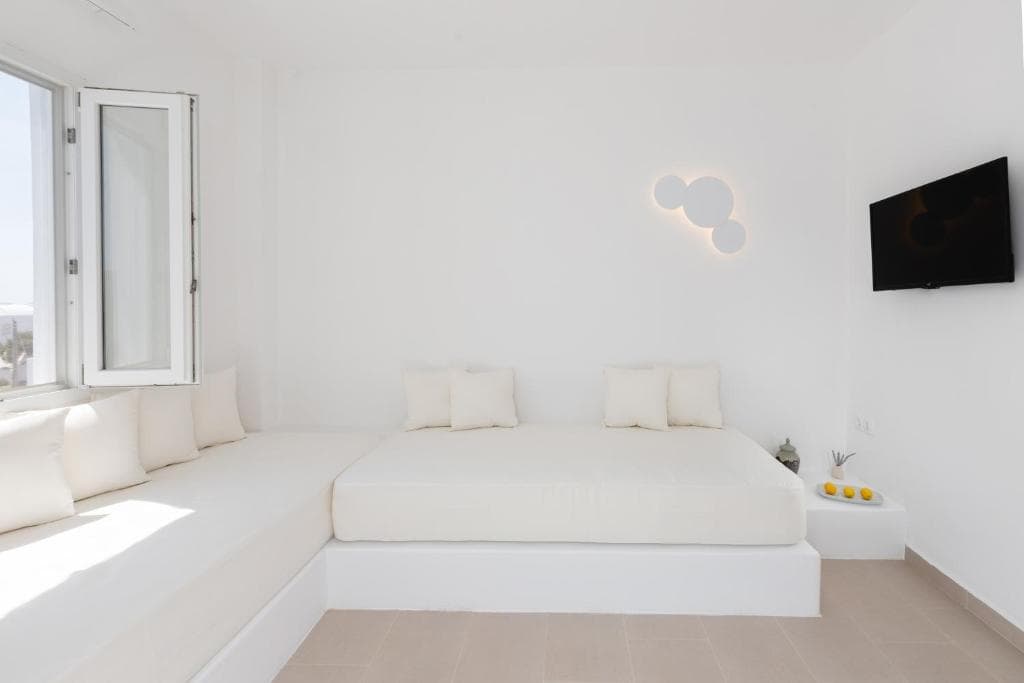 Voca Hotel & Suites - 12