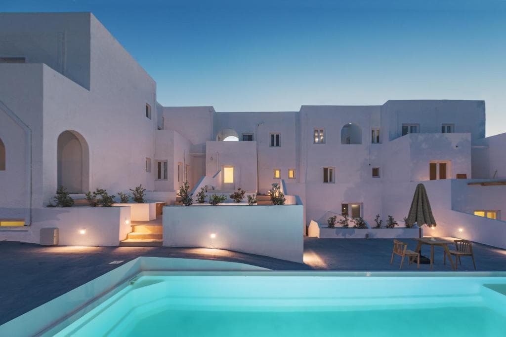Voca Hotel & Suites - 16
