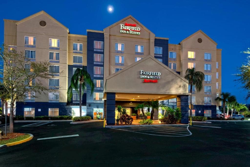 Fairfield Inn & Suites by Marriott Near Universal Orlando - 1