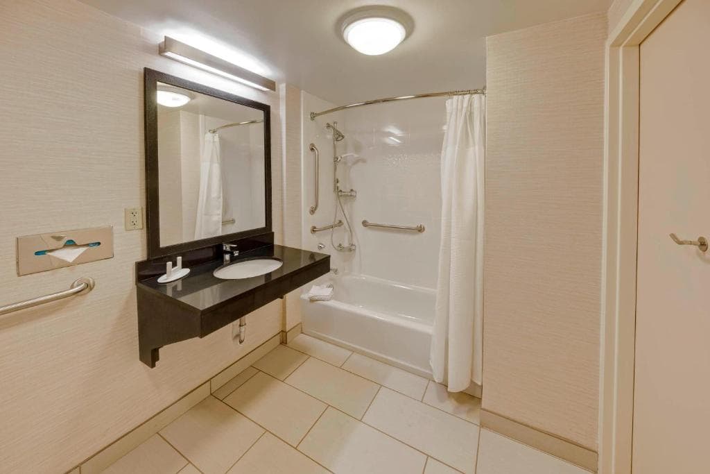 Fairfield Inn & Suites by Marriott Near Universal Orlando - 4