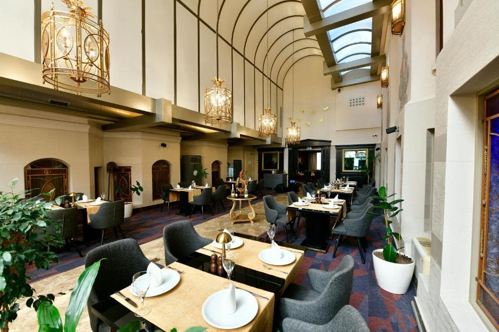 Crowne Plaza Old City Hotel - 3