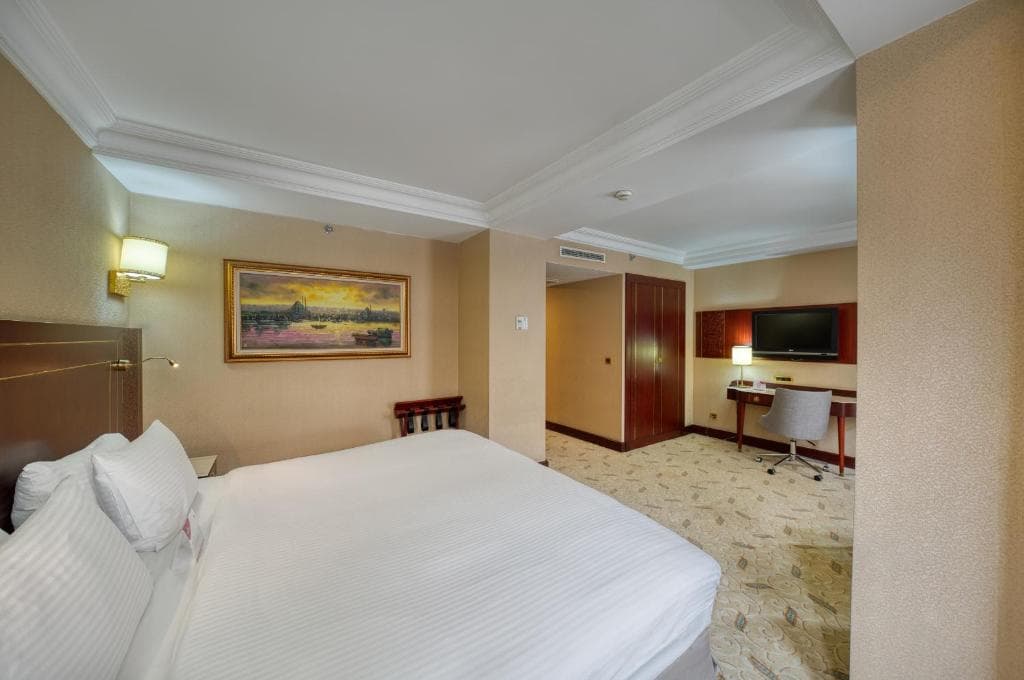 Crowne Plaza Old City Hotel - 15
