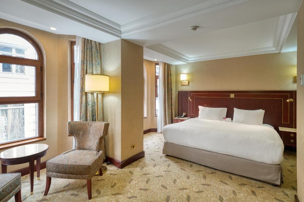 Crowne Plaza Old City Hotel - 16