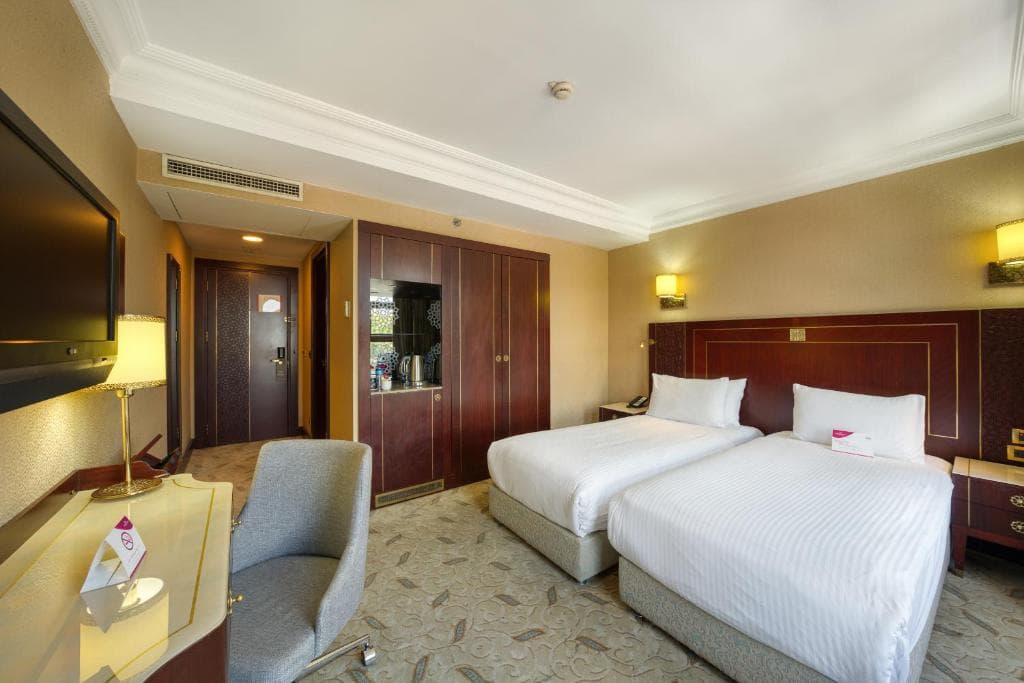 Crowne Plaza Old City Hotel - 17