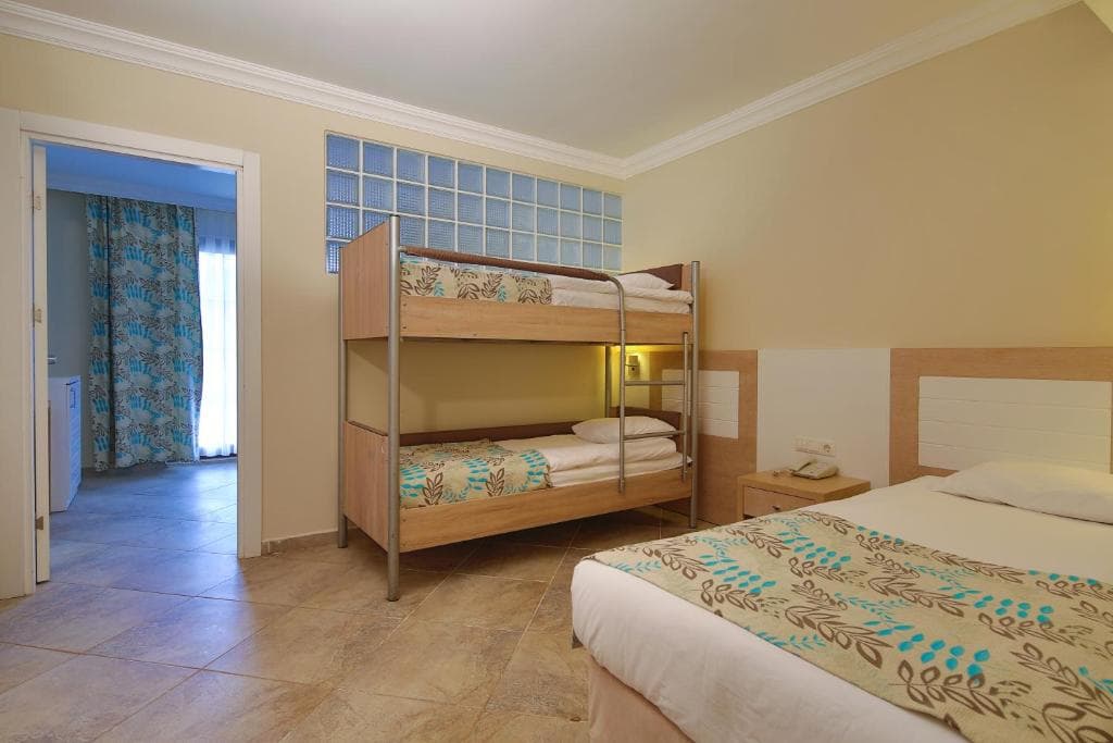 Green Bay Resort And Spa - 13