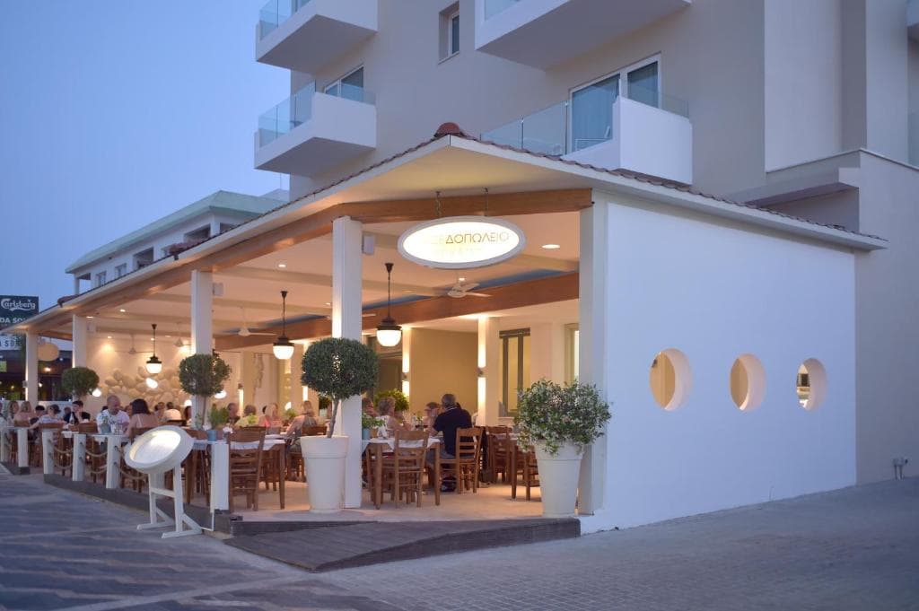 Sunrise Gardens Aparthotel - 10
