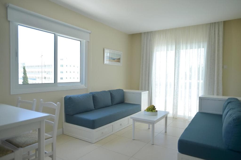 Sunrise Gardens Aparthotel - 32