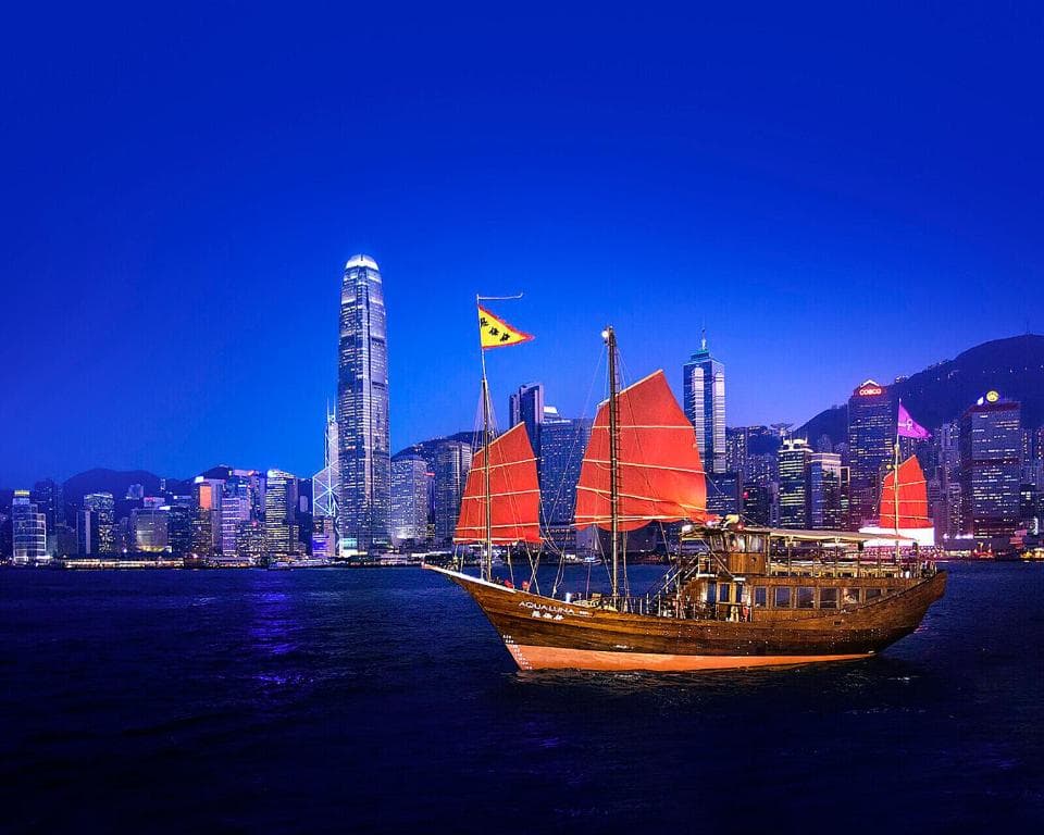 Four Seasons Hotel Hong Kong - 9