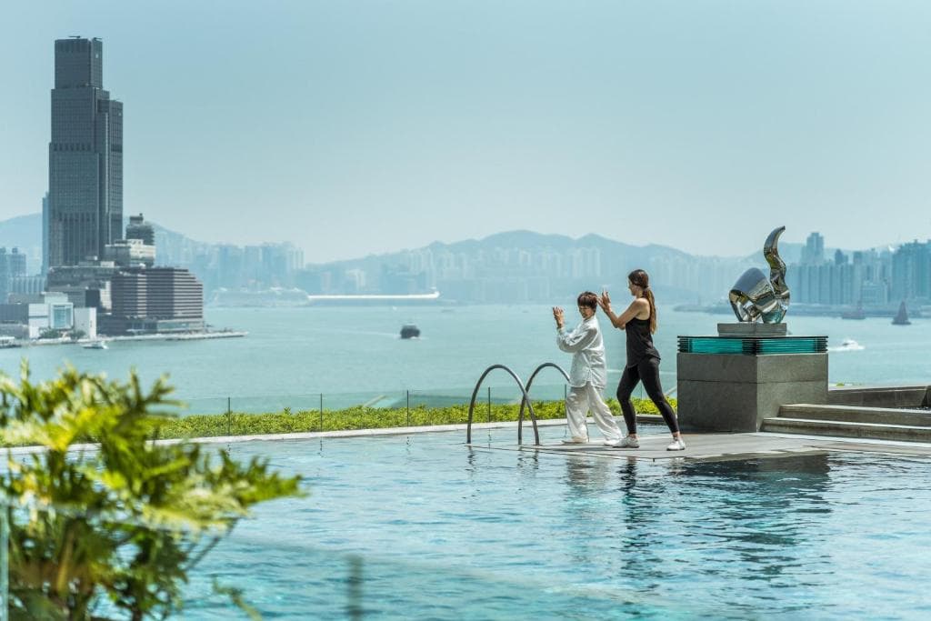 Four Seasons Hotel Hong Kong - 14