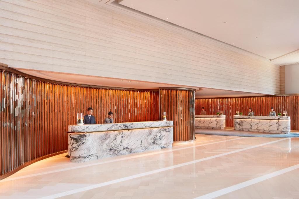 Four Seasons Hotel Hong Kong - 18