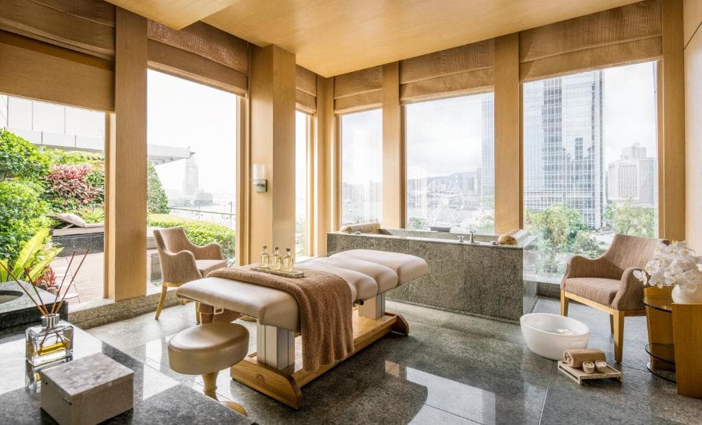 Four Seasons Hotel Hong Kong - 21