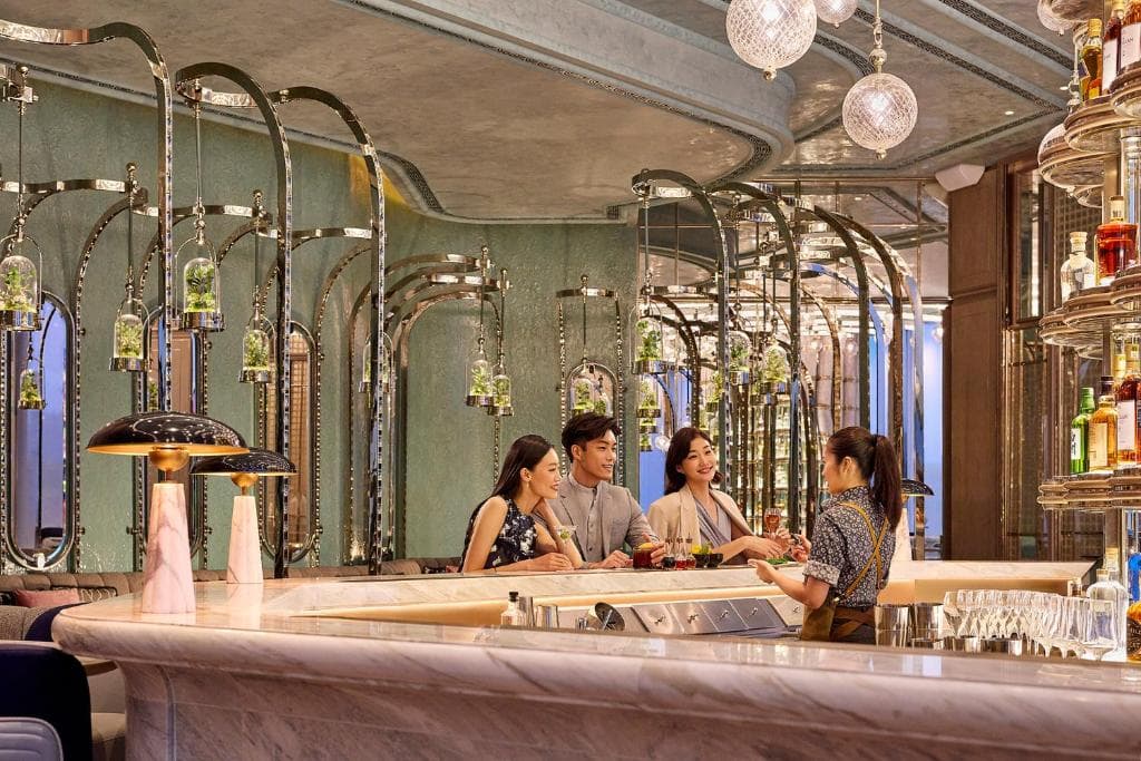 Four Seasons Hotel Hong Kong - 31