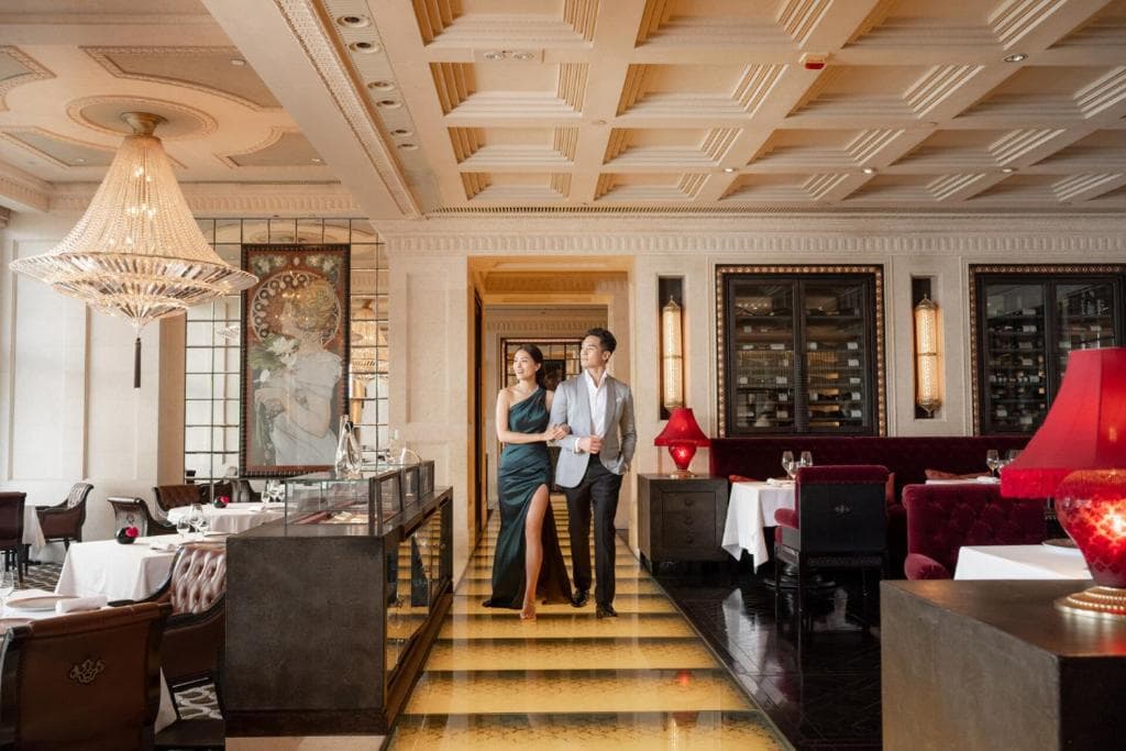 Four Seasons Hotel Hong Kong - 32