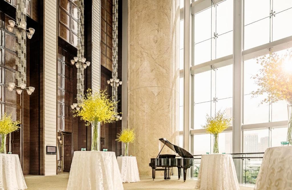 Four Seasons Hotel Hong Kong - 43
