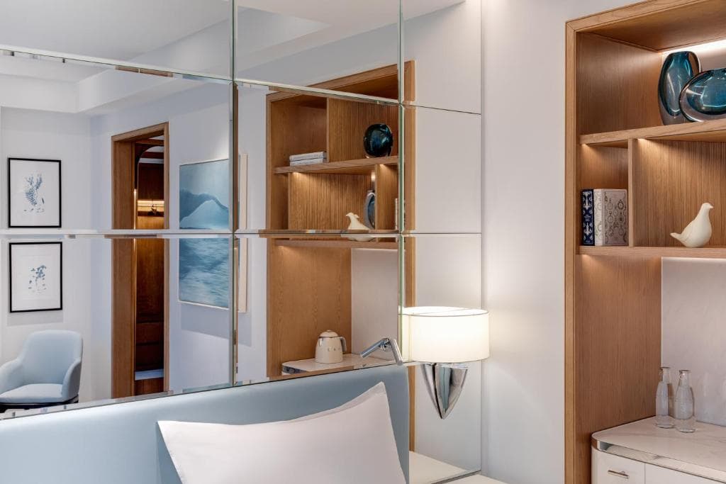 Lanson Place Causeway Bay, Hong Kong - 11