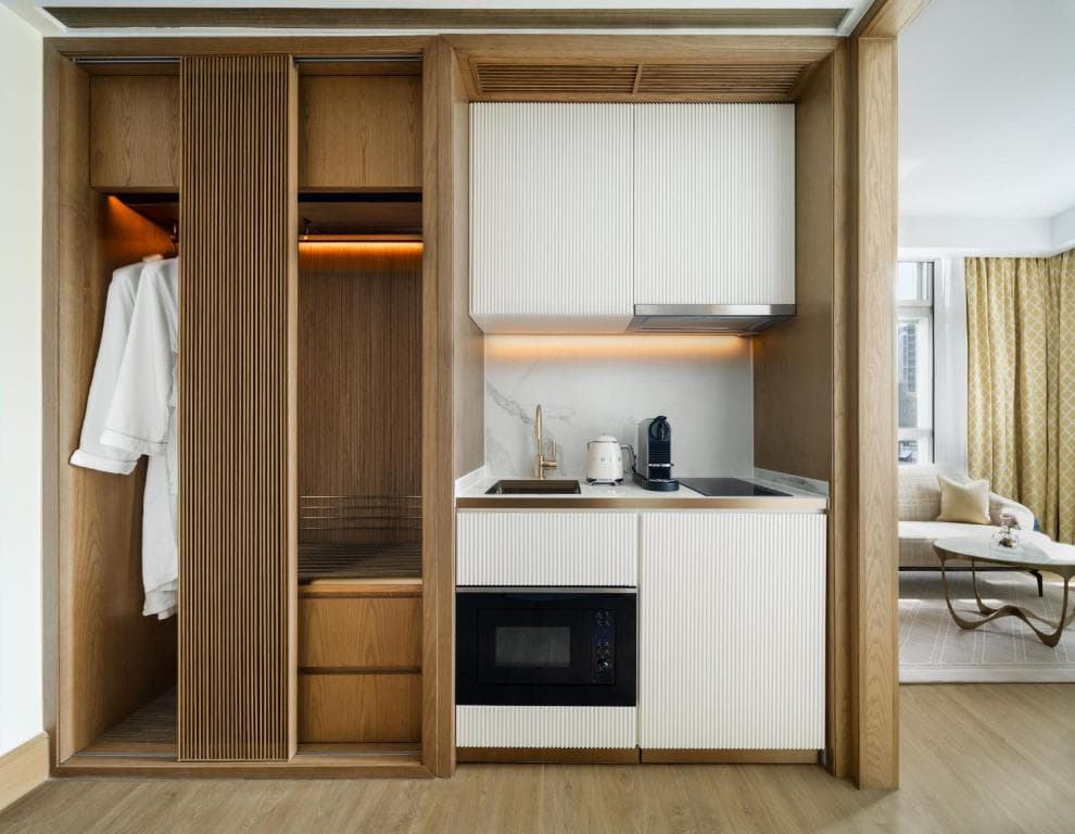 Lanson Place Causeway Bay, Hong Kong - 36