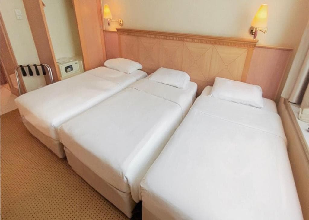 Ramada by Wyndham Hong Kong Grand View - 13