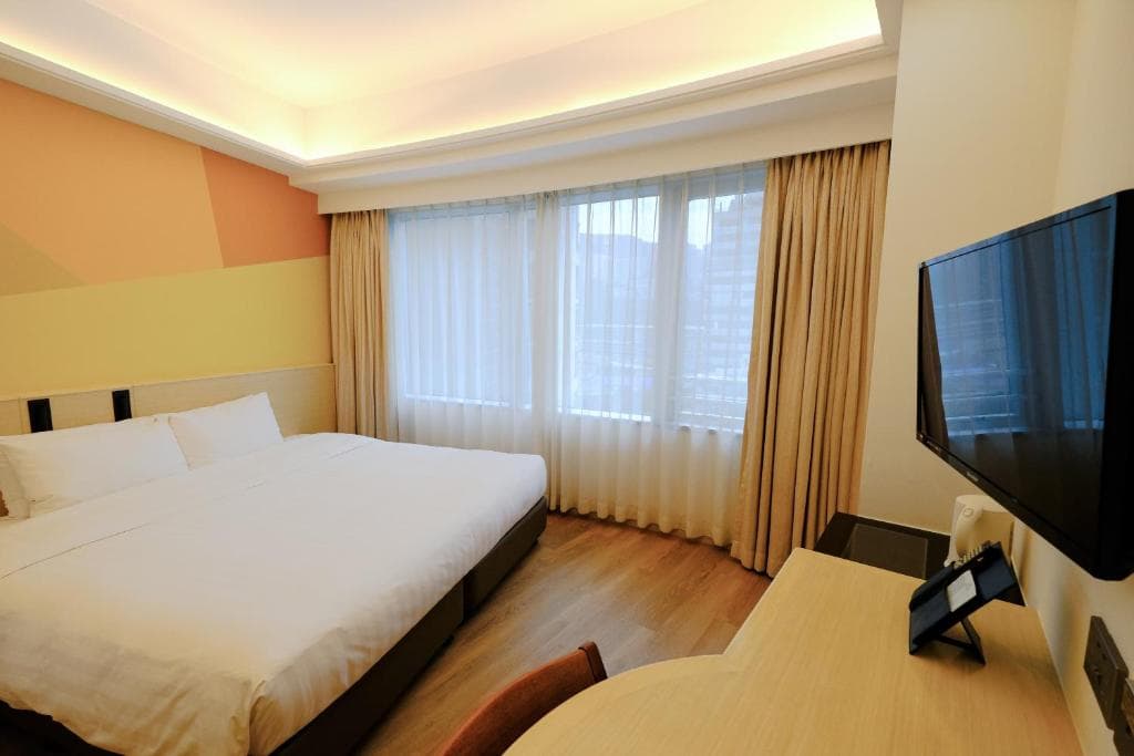 South Pacific Hotel - 11