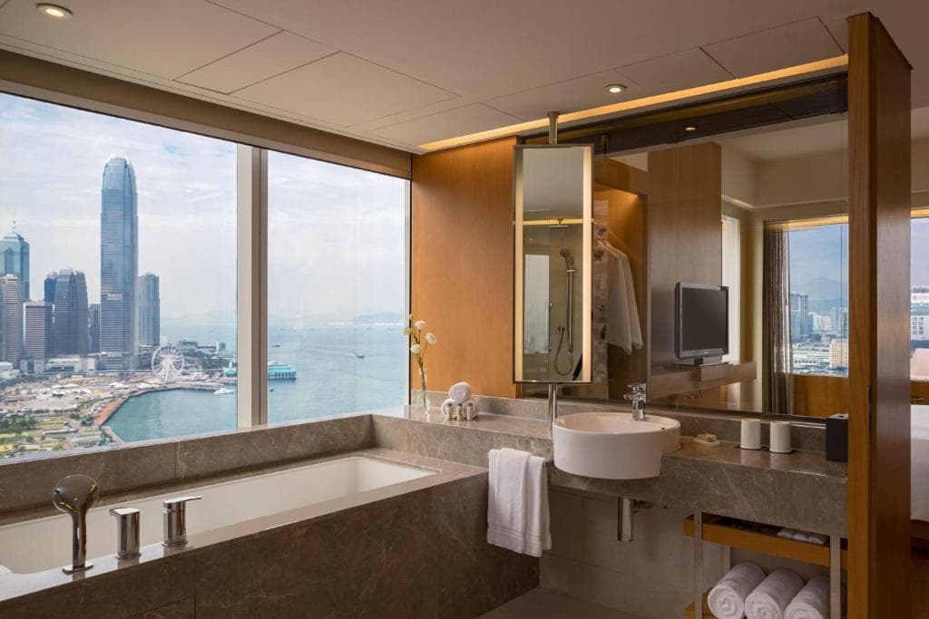 Renaissance Hong Kong Harbour View Hotel - 3