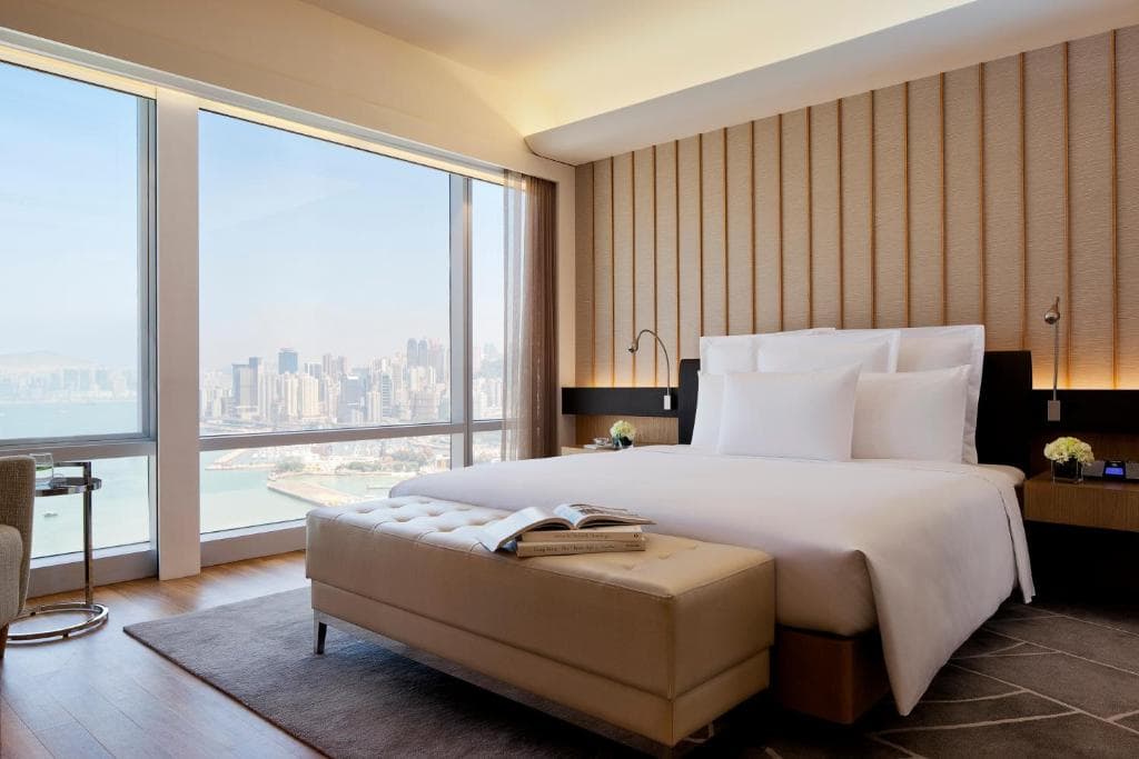 Renaissance Hong Kong Harbour View Hotel - 7