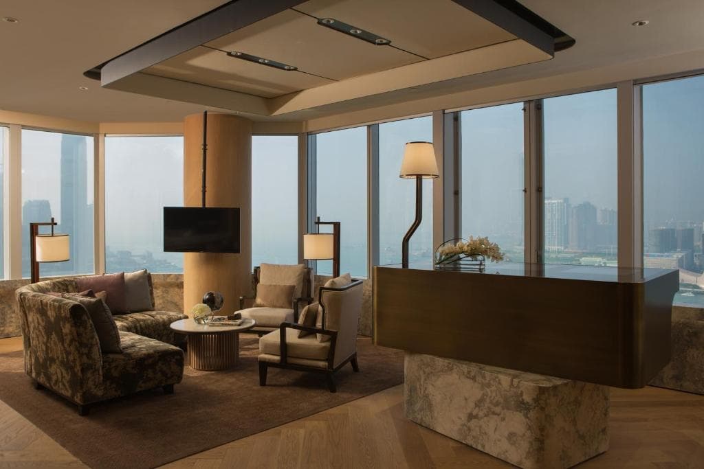 Renaissance Hong Kong Harbour View Hotel - 11