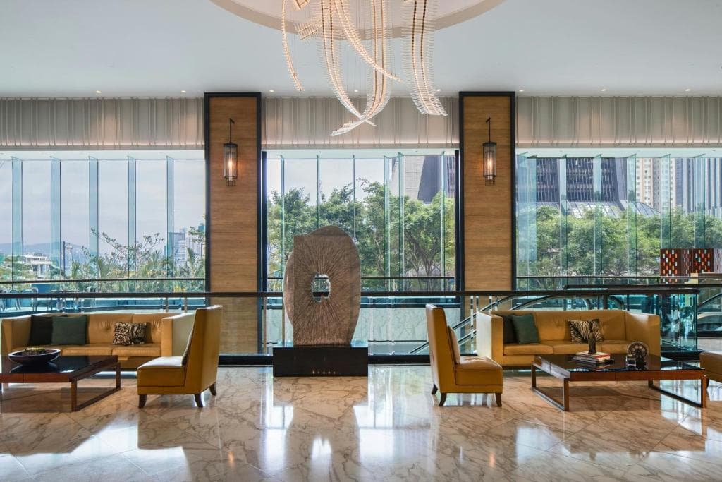 Renaissance Hong Kong Harbour View Hotel - 18