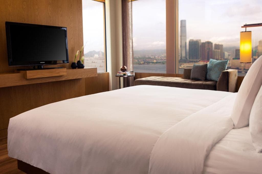 Renaissance Hong Kong Harbour View Hotel - 22