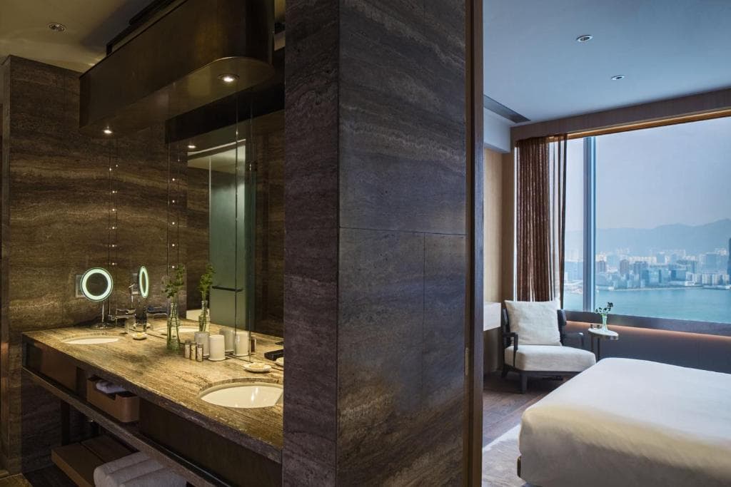 Renaissance Hong Kong Harbour View Hotel - 32