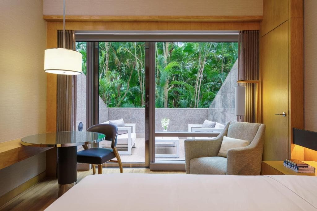 Renaissance Hong Kong Harbour View Hotel - 40