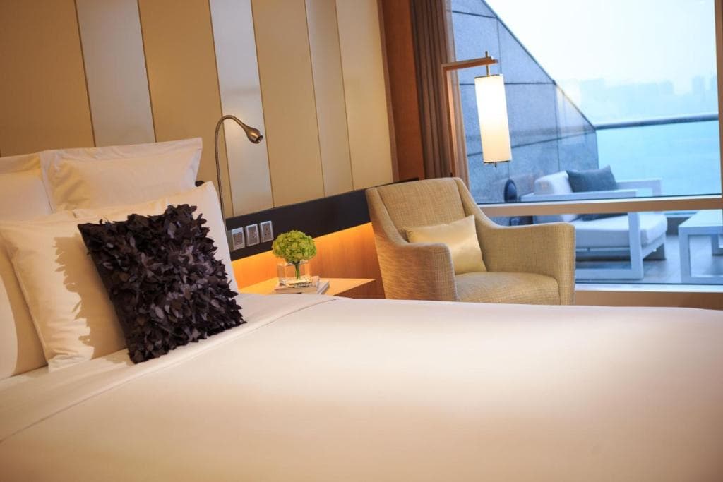 Renaissance Hong Kong Harbour View Hotel - 42