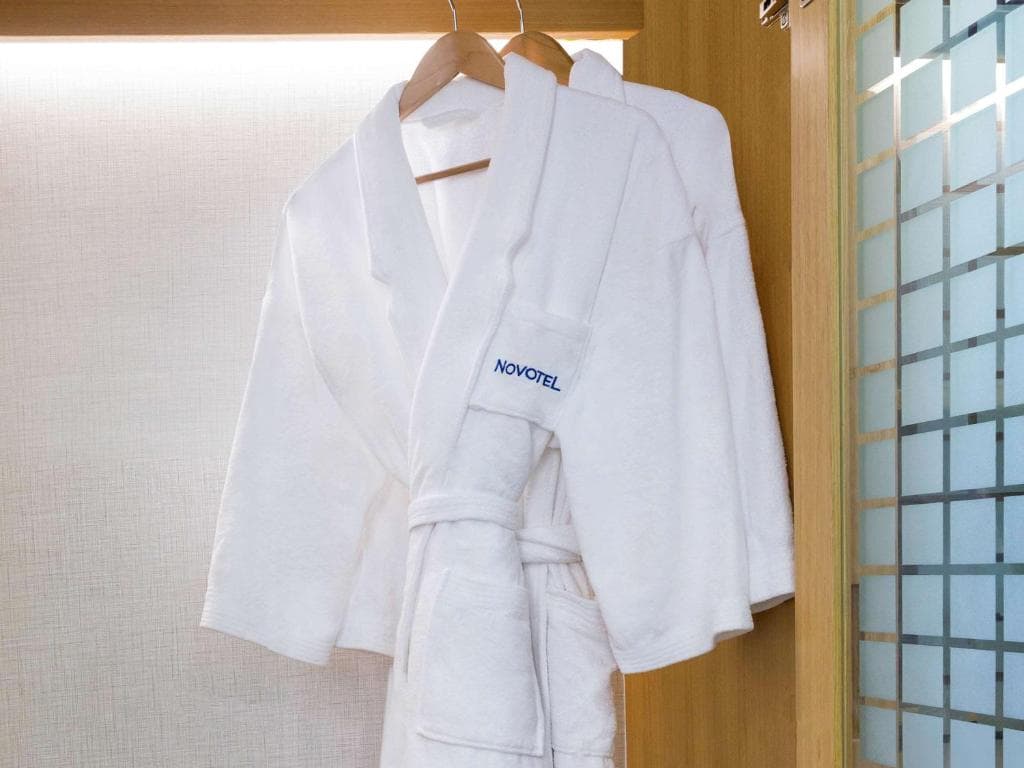 Novotel Century Hong Kong - 12