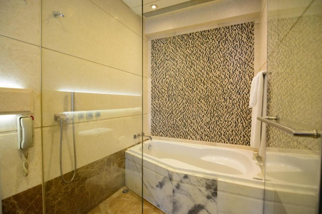 Harbour Grand Hong Kong - 36