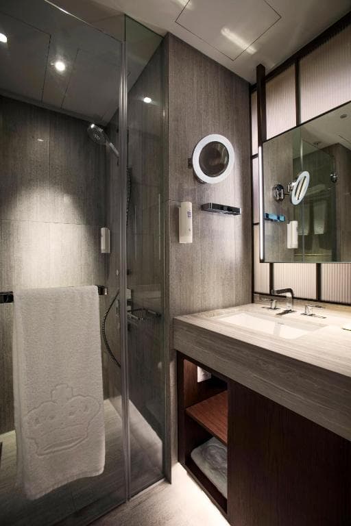 The Emperor Hotel - 12