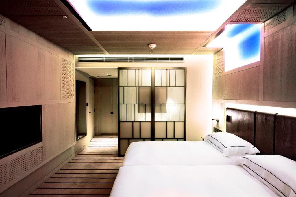 The Emperor Hotel - 14