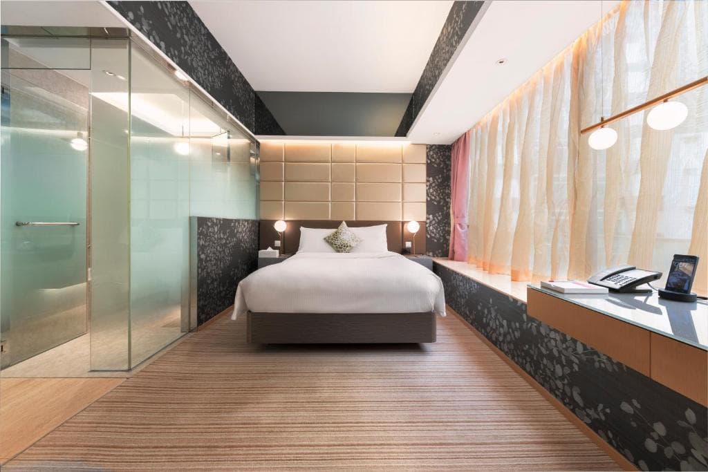The Mercer - 28