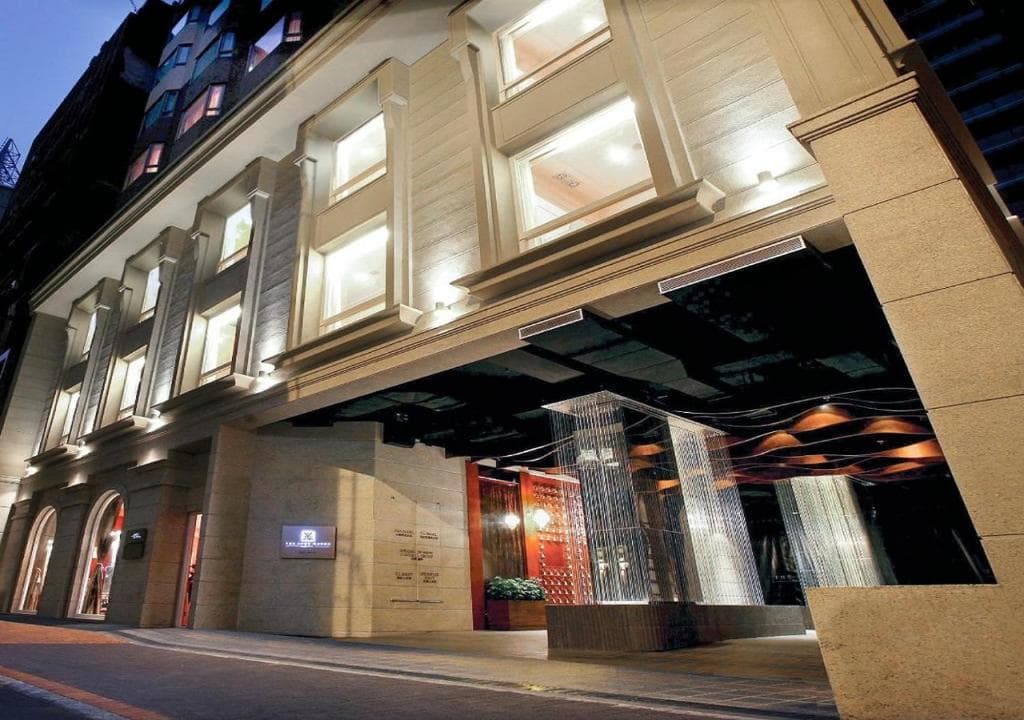 The Luxe Manor - 1