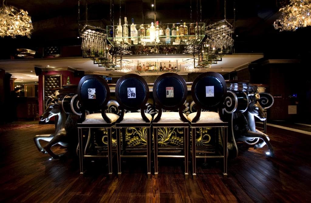 The Luxe Manor - 19
