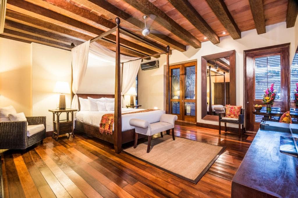 Ananda Hotel Boutique - 11