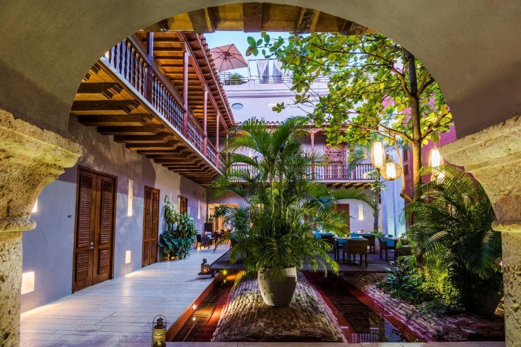 Ananda Hotel Boutique - 27