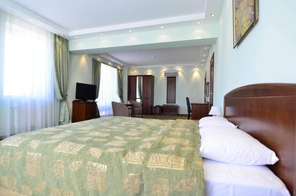 Platinum Hotel - 1